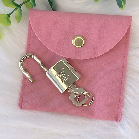 Louis Vuitton Padlock And Key #309 - Picture 4 of 10